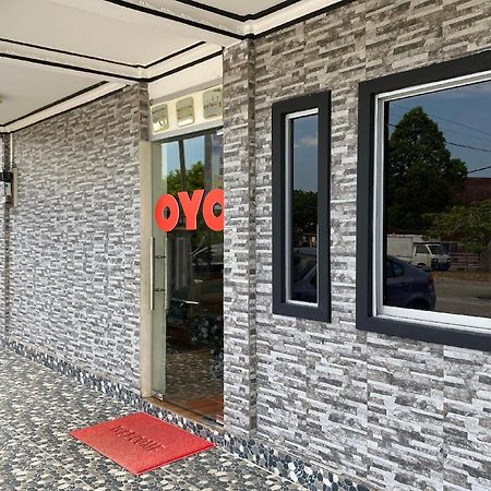 Oyo 90205 Bayu Sintok Motel Чанглун Екстериор снимка