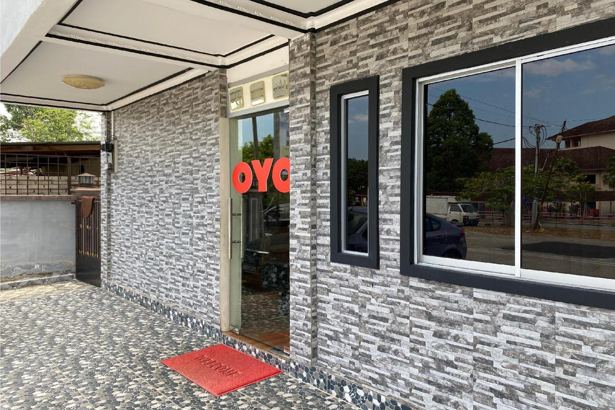 Oyo 90205 Bayu Sintok Motel Чанглун Екстериор снимка