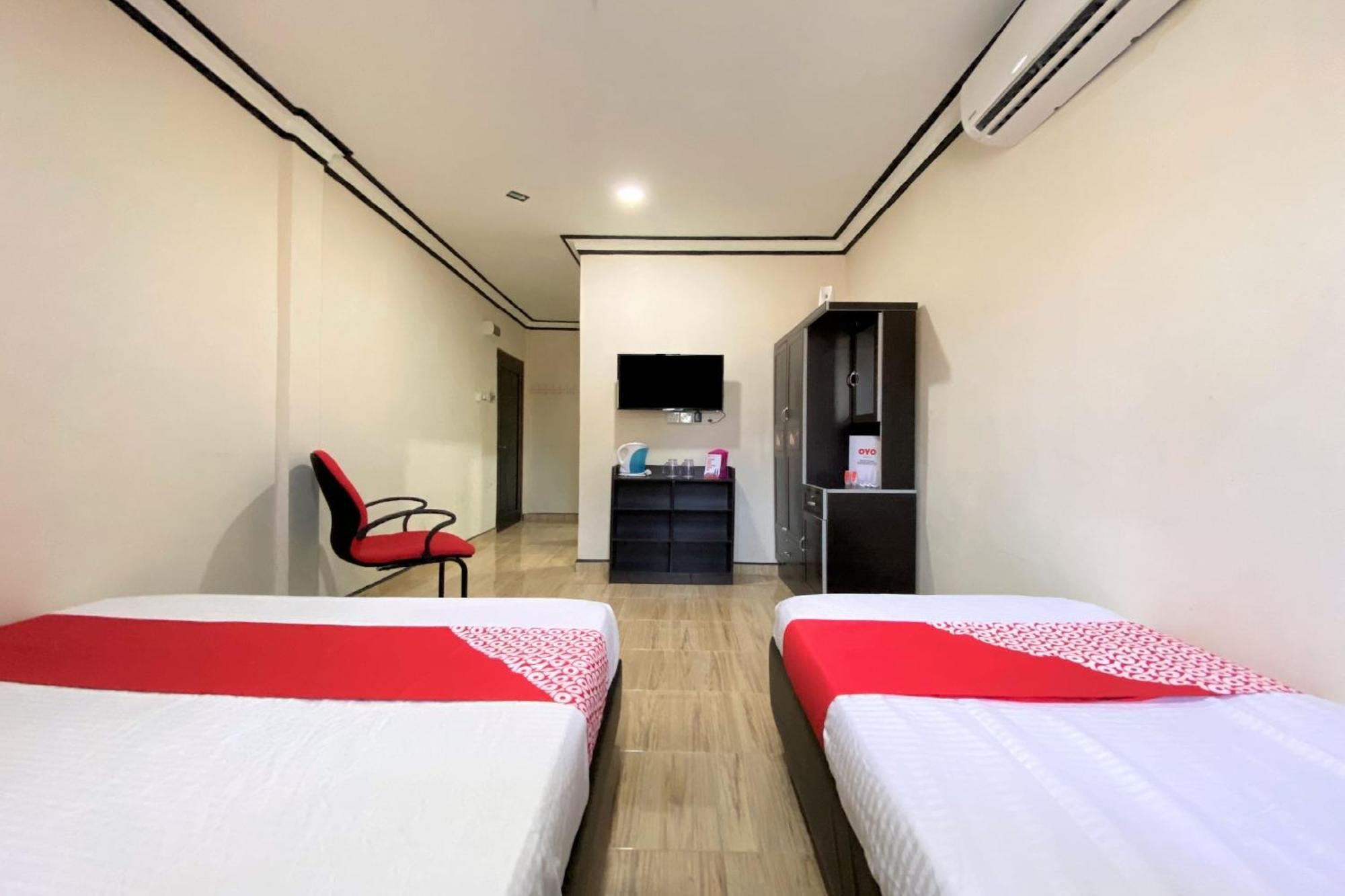 Oyo 90205 Bayu Sintok Motel Чанглун Екстериор снимка