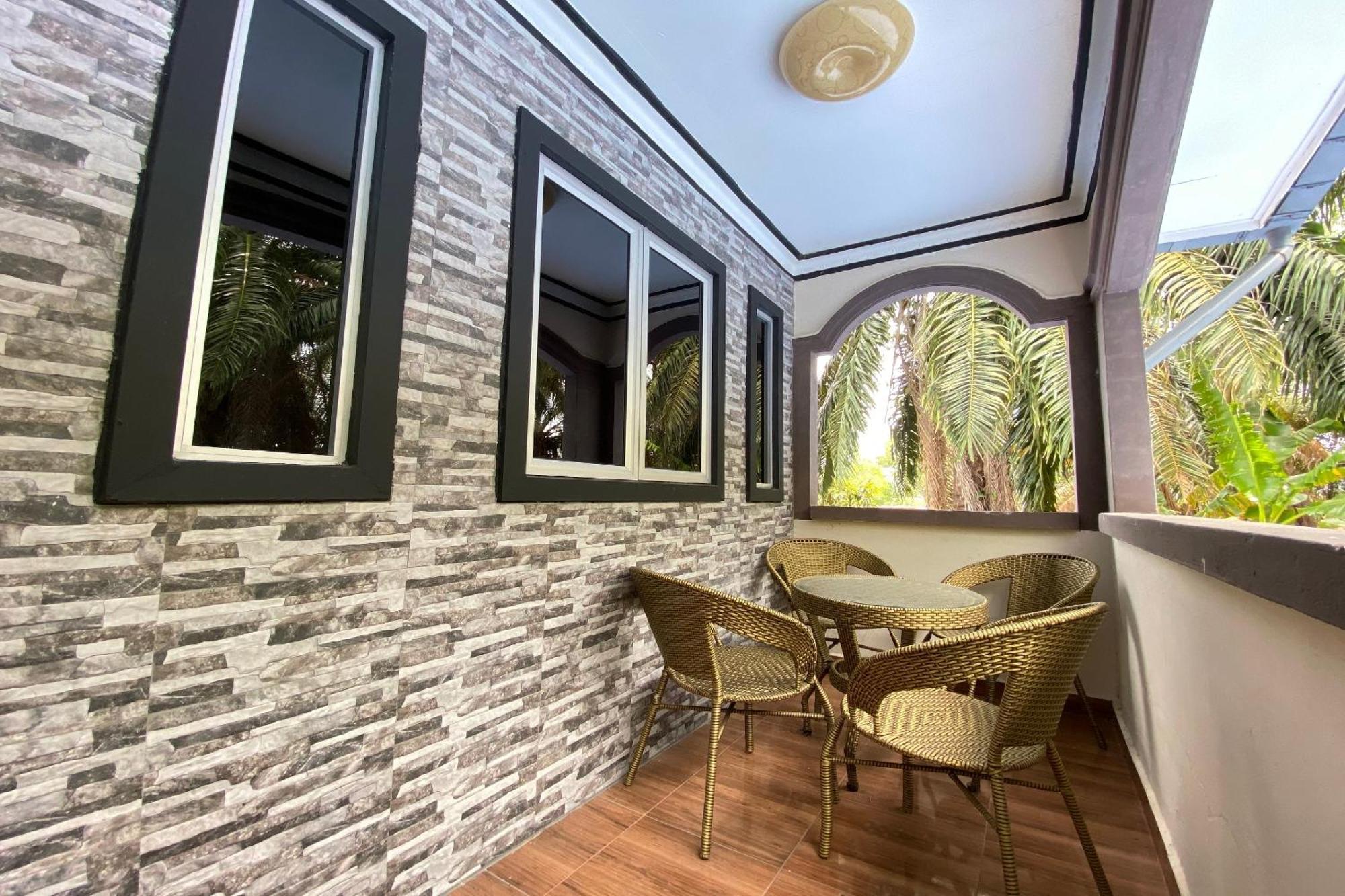 Oyo 90205 Bayu Sintok Motel Чанглун Екстериор снимка