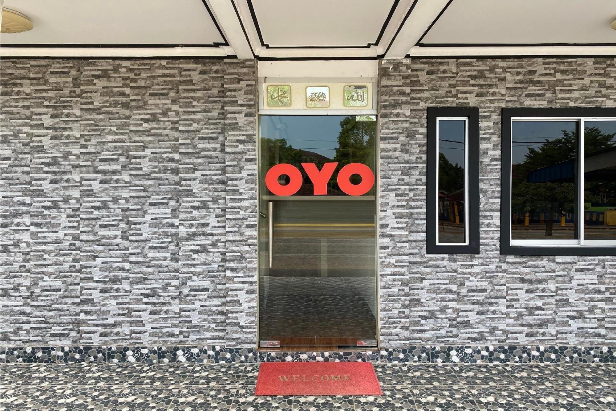 Oyo 90205 Bayu Sintok Motel Чанглун Екстериор снимка