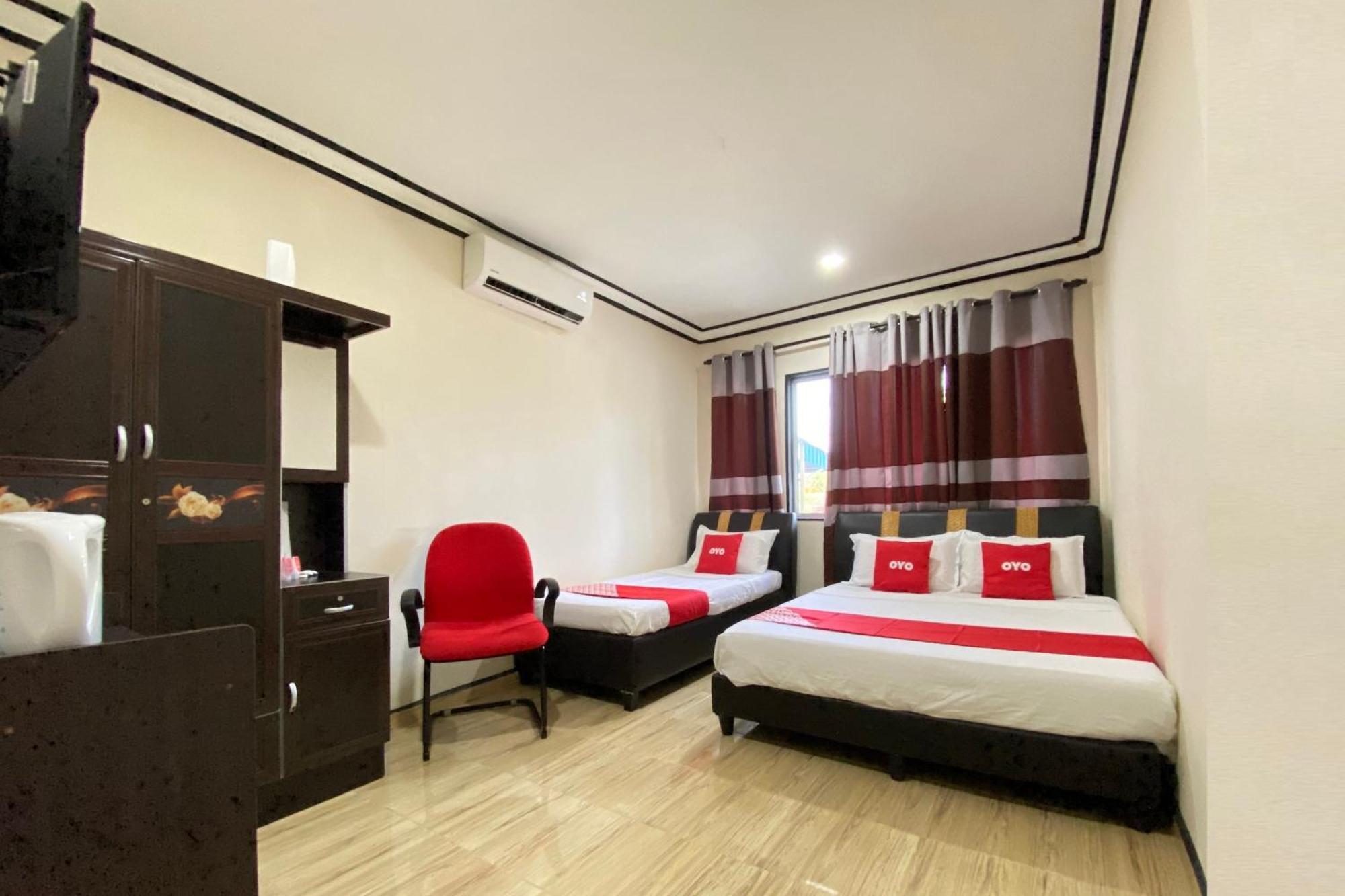 Oyo 90205 Bayu Sintok Motel Чанглун Екстериор снимка