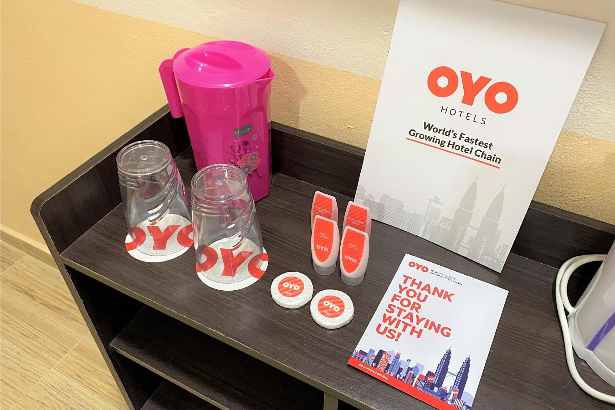 Oyo 90205 Bayu Sintok Motel Чанглун Екстериор снимка