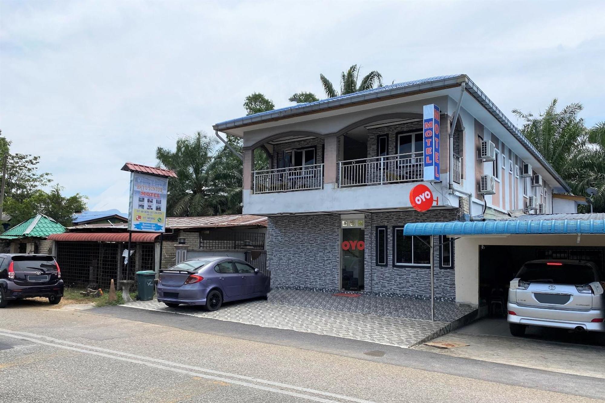 Oyo 90205 Bayu Sintok Motel Чанглун Екстериор снимка