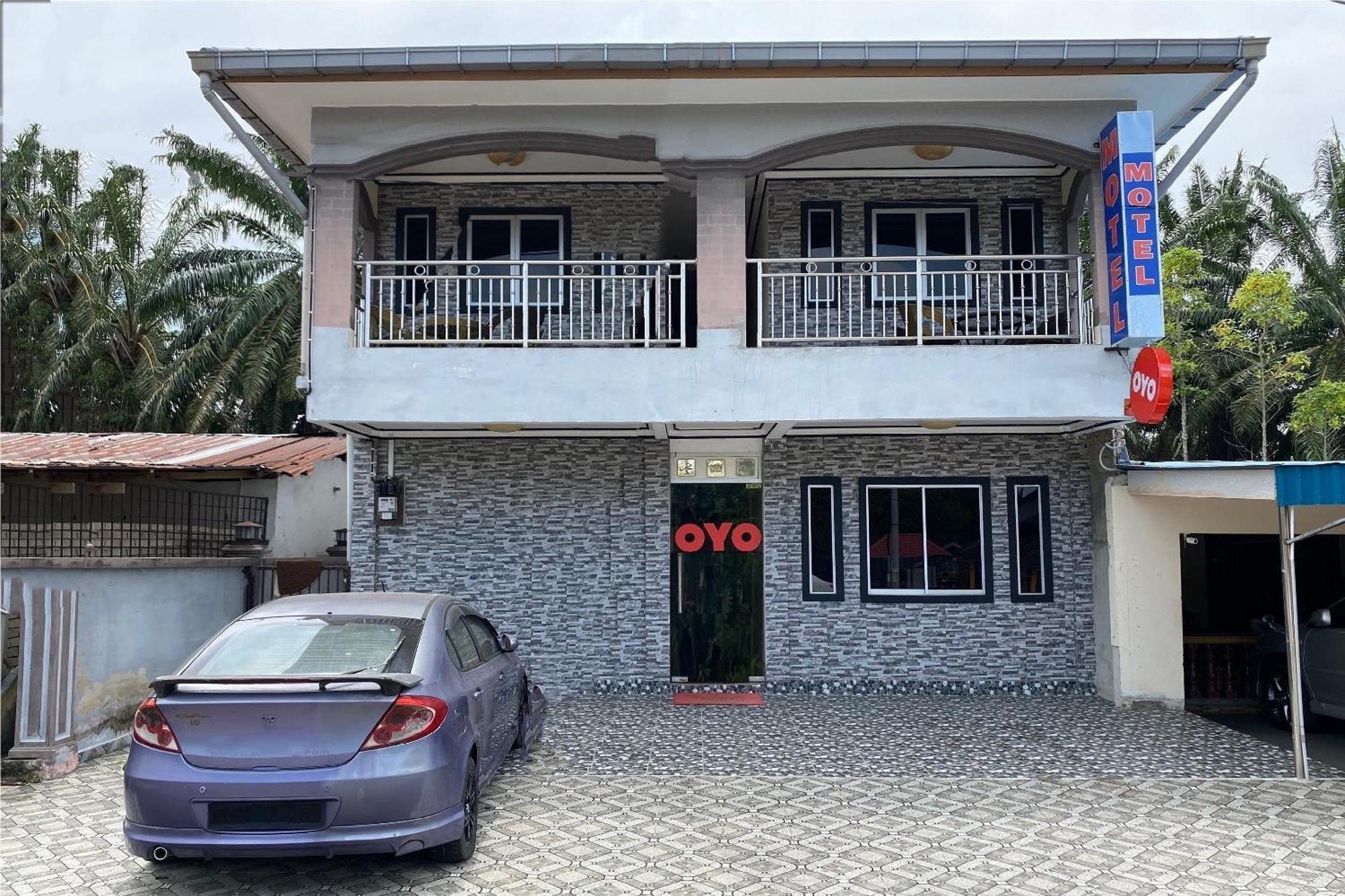 Oyo 90205 Bayu Sintok Motel Чанглун Екстериор снимка