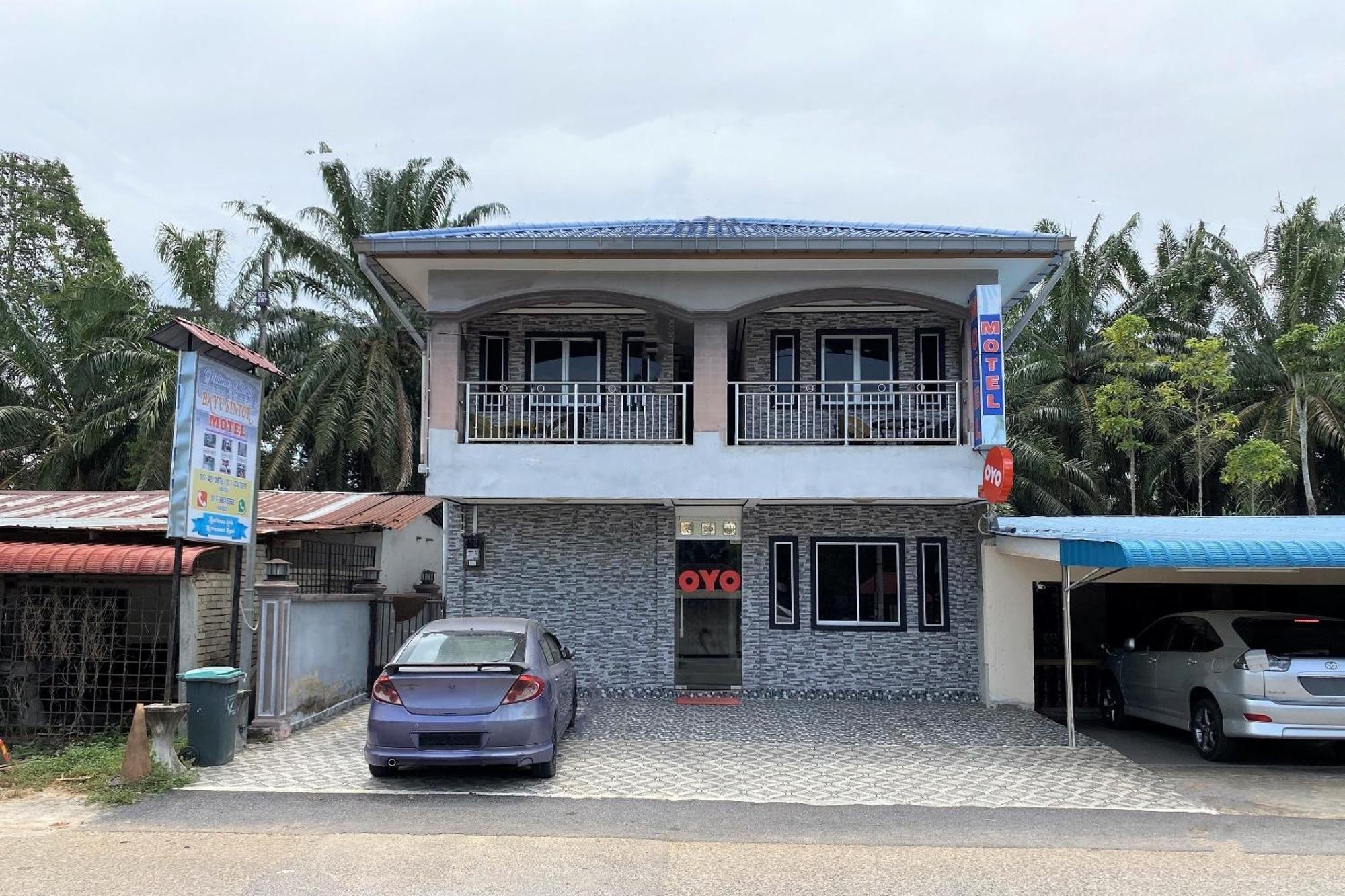 Oyo 90205 Bayu Sintok Motel Чанглун Екстериор снимка
