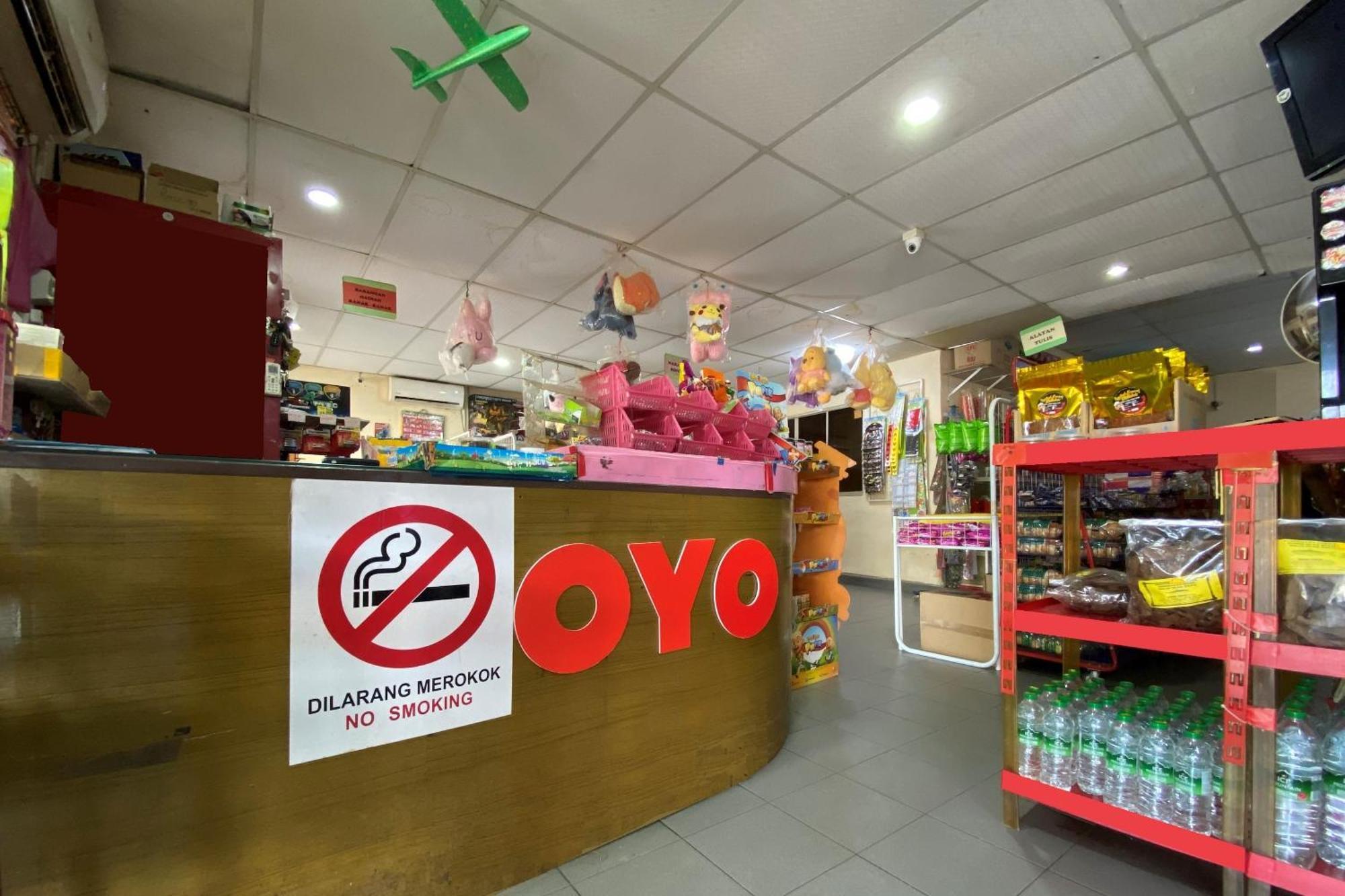 Oyo 90205 Bayu Sintok Motel Чанглун Екстериор снимка